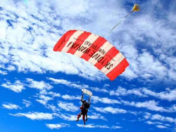 Banner Parachute